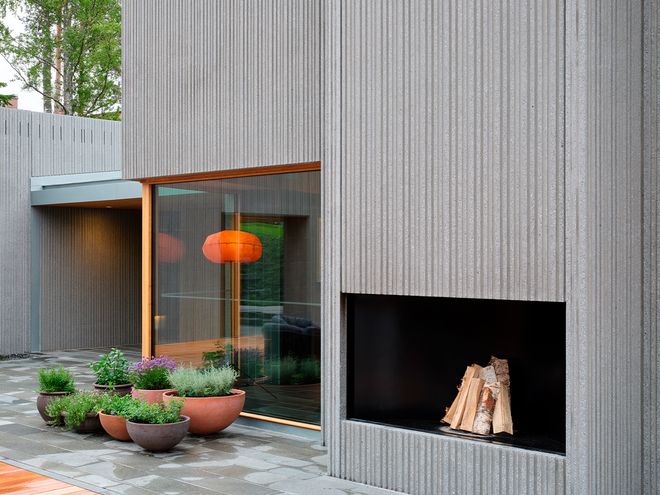 Outdoor fireplace