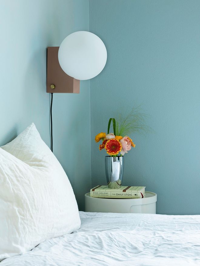 Journey SHY2 wall lamp, silk grey