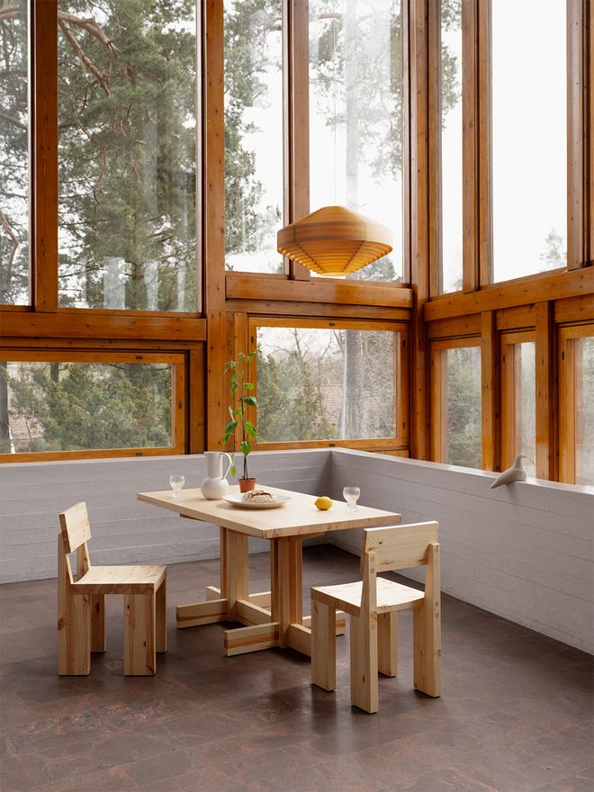Vaarnii ruokapöytä 001