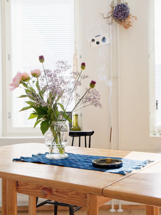 Vase and incense holder on the kitchen table