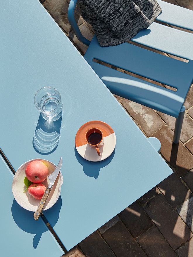 Muuto Linear Steel table