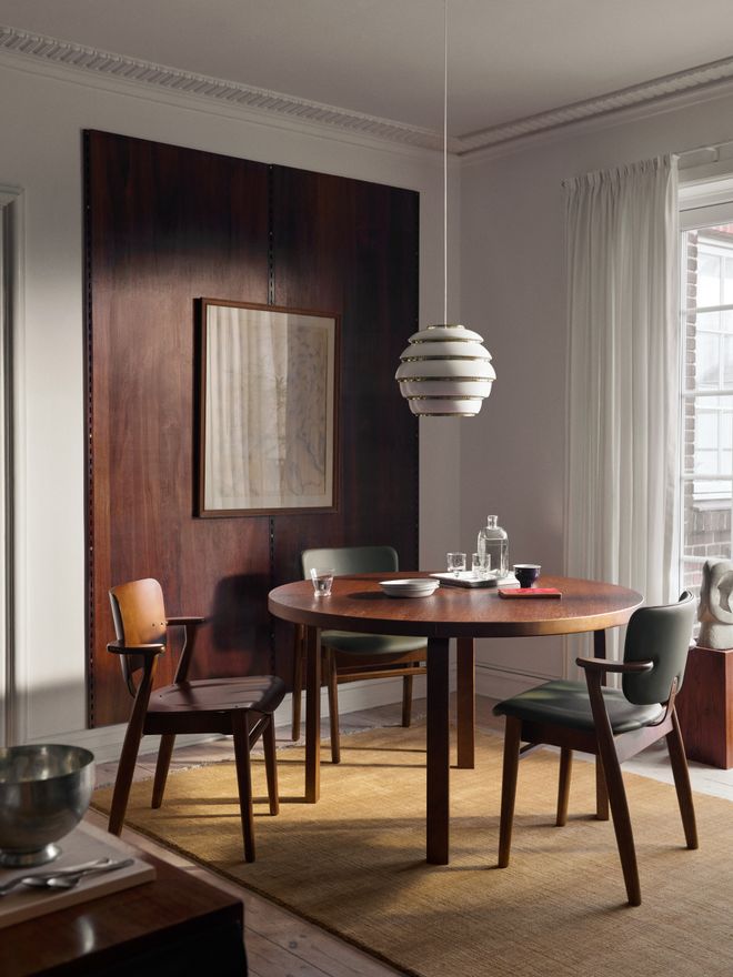 Domus chairs around a dining table
