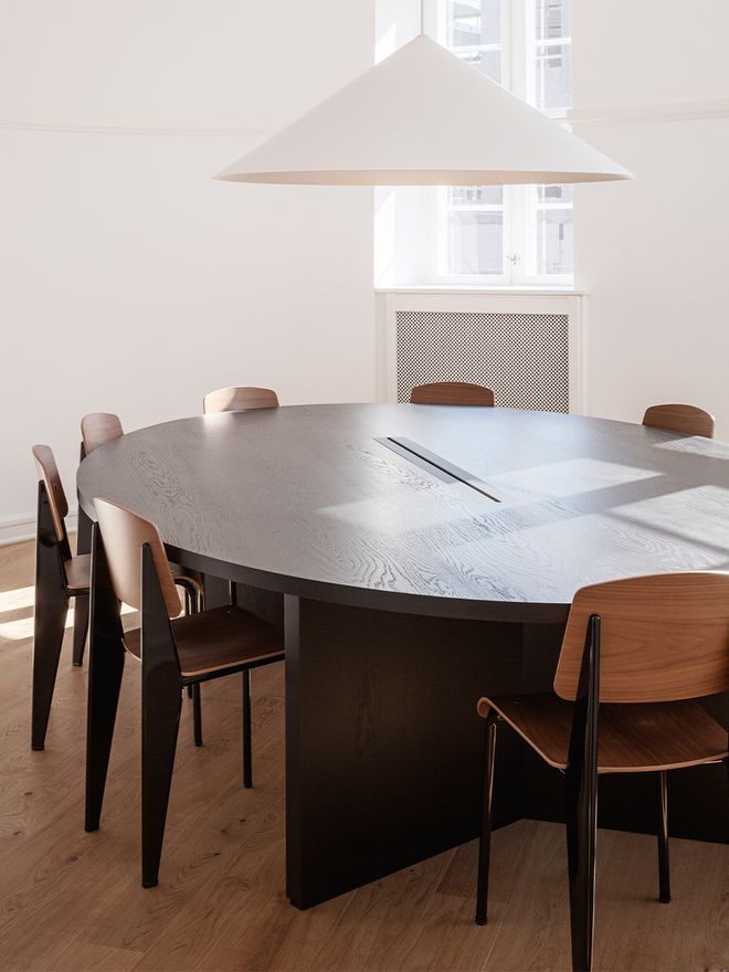   Vitra Standard chair, black - oak