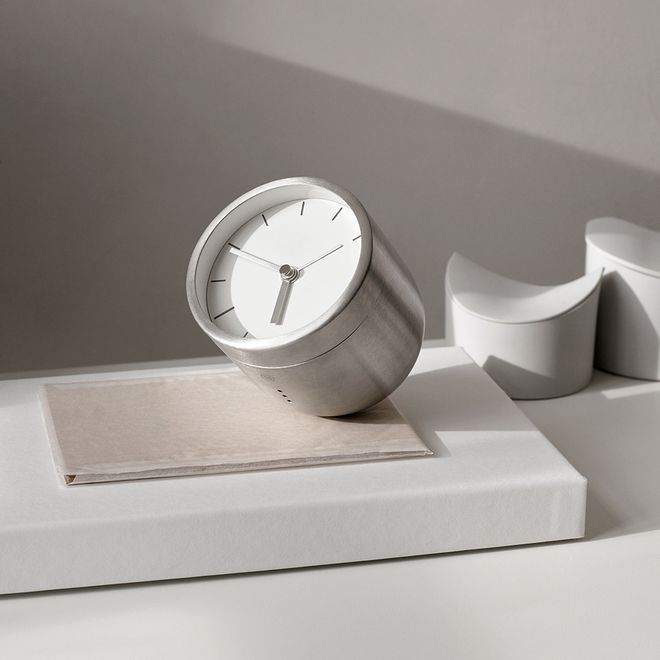 Menu Norm Tumbler alarm clock