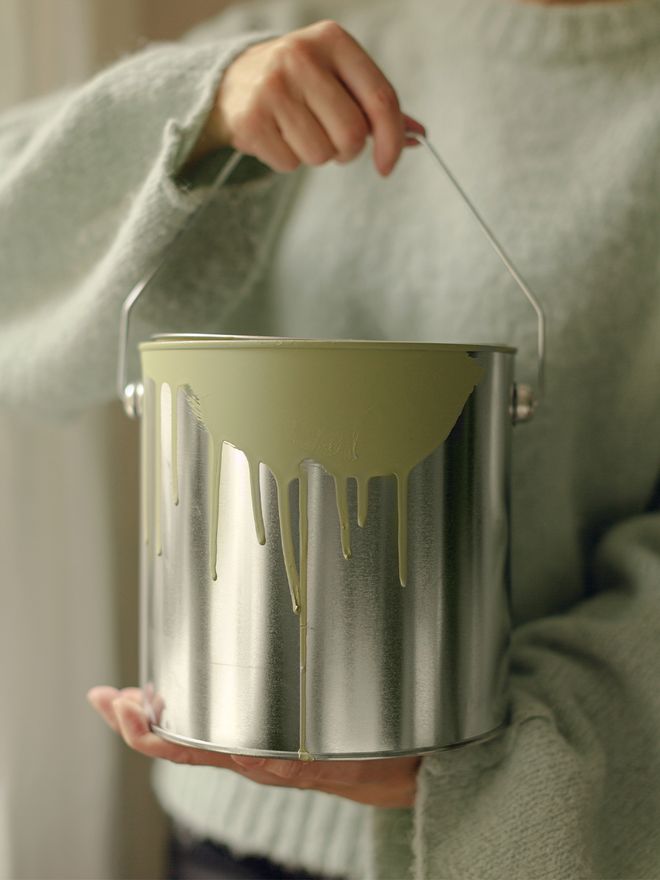 Cover Story  Cover Story interior paint, 026 AGATHA - green-grey