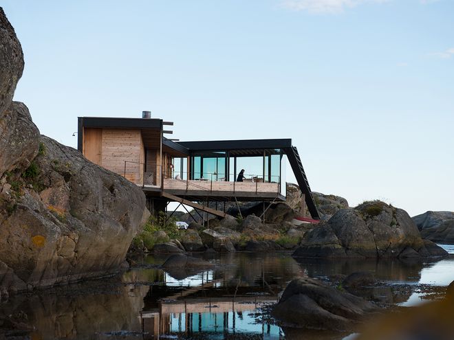 An image of Lille Arøya, a summer home in Norway.