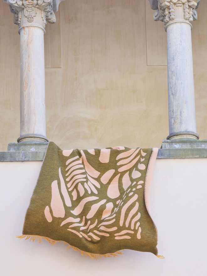 Finarte Väre throw, 130 x 170 cm, green - pink