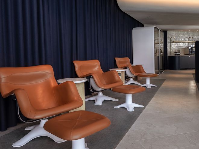 Artek Karuselli chairs at Finnair Lounge