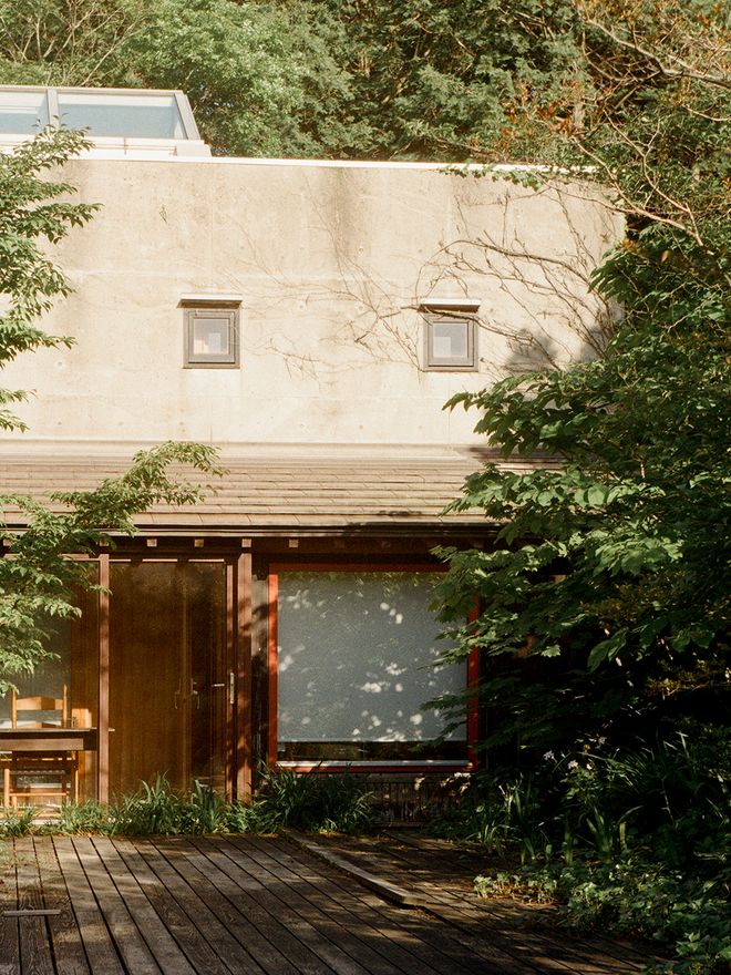 An exterior image of a house in Japan