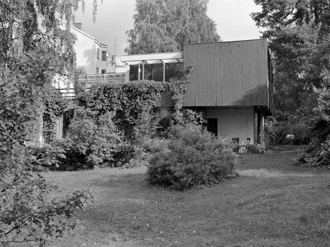 Black and white image of the Aalto House exterior
