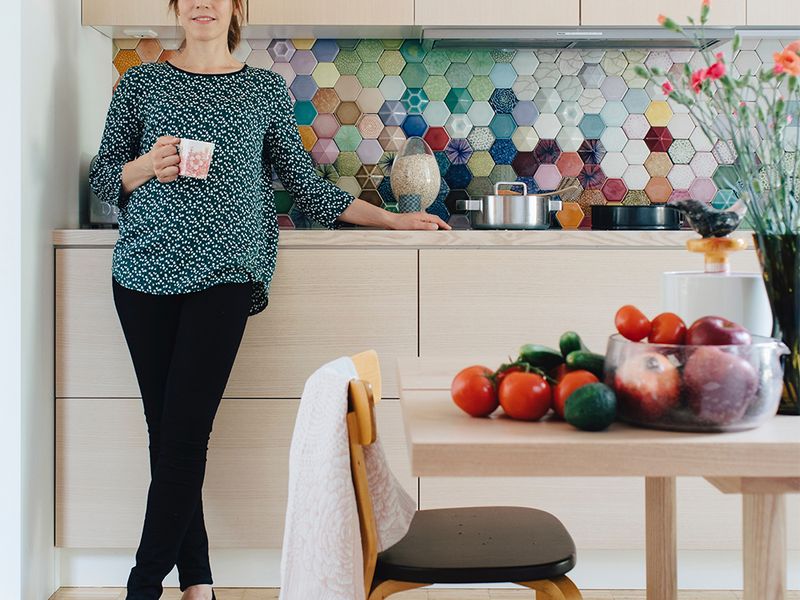 Ceramic artist Heini Riitahuhta makes everyday life a celebration with beautiful dinnerware
