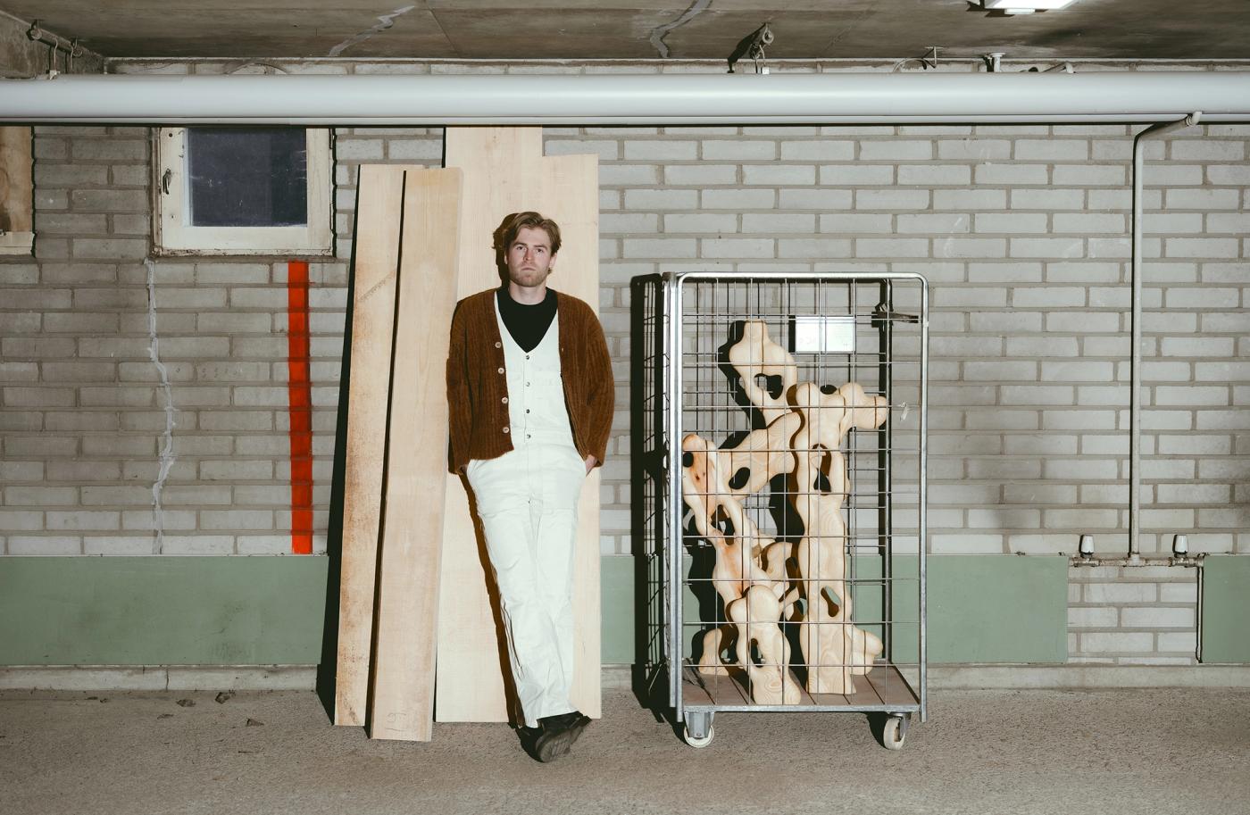 Waltter Mahlberg and his wooden sculptures