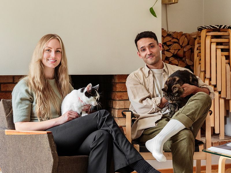 Franckly Friends: Koti 70-luvun rivitalossa johdatti Annin ja Danielin Artekin kalusteiden pariin