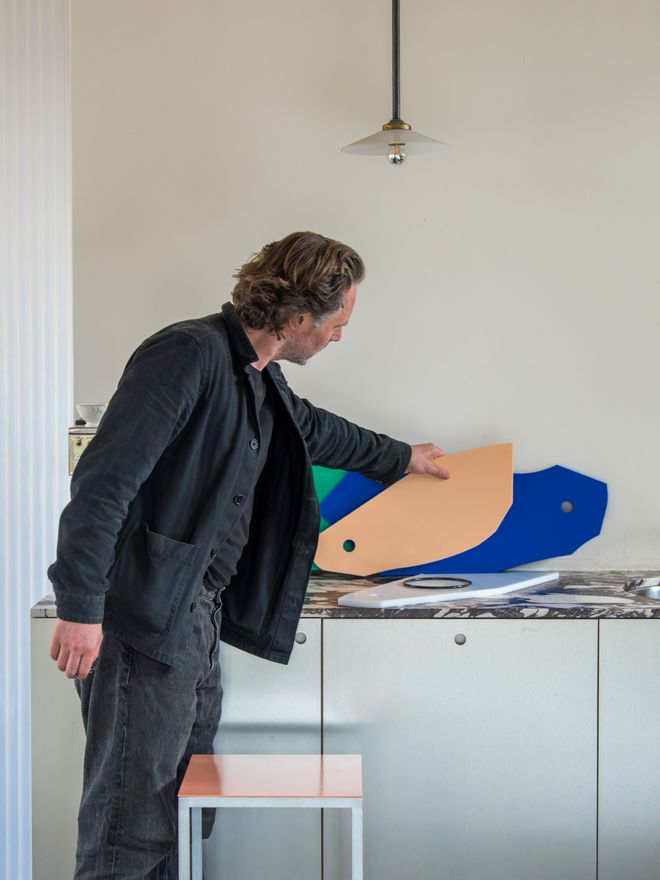 Fien Muller presenting colourful Circle trays