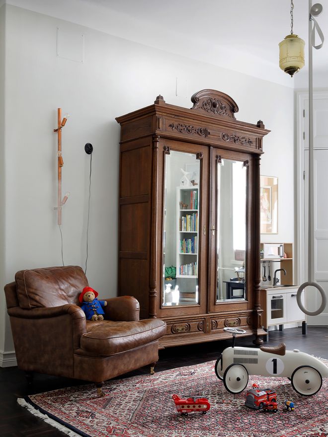 Brown leather lounge chair