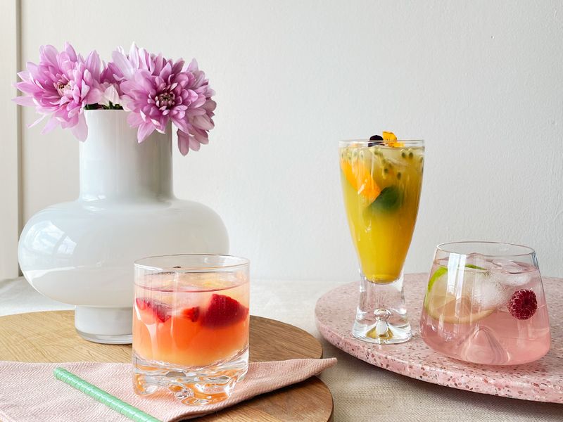 Cocktails and mocktails for all spring festivities – try one of our recipes today!