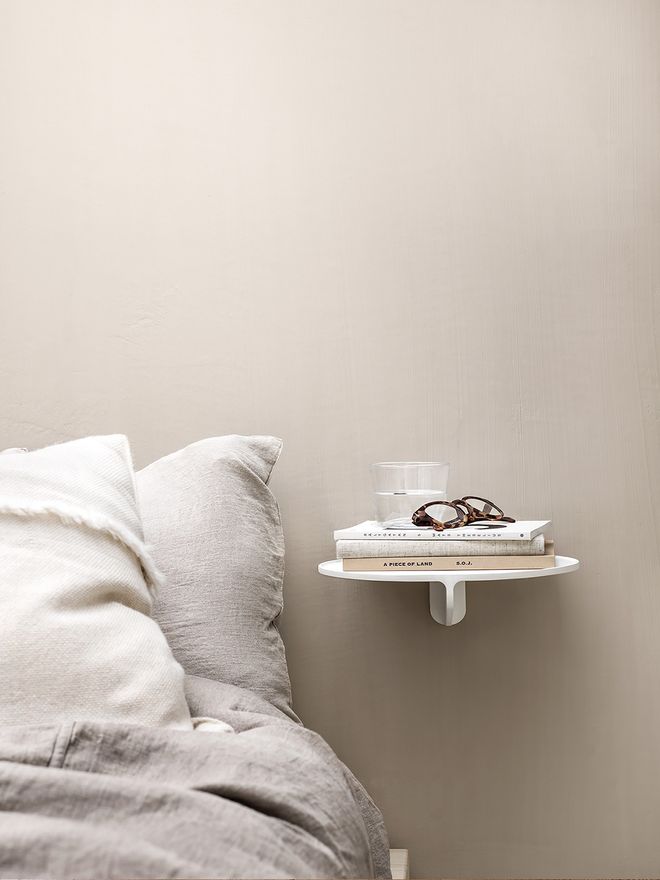 Museum shelf by String Furniture