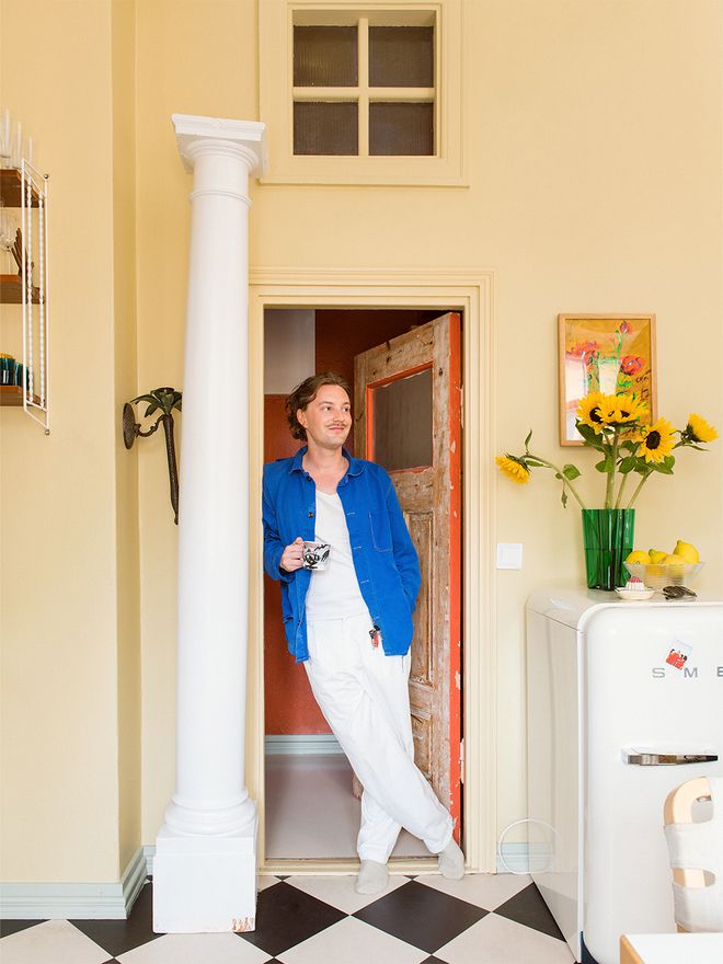 An image of Pete Rahikainen in his colorful home in Katajanokka, Helsinki.