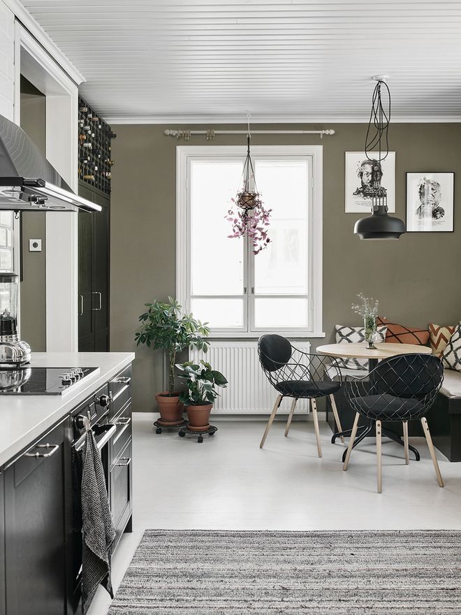 A wooden house in Kumpula was decorated with striking colors