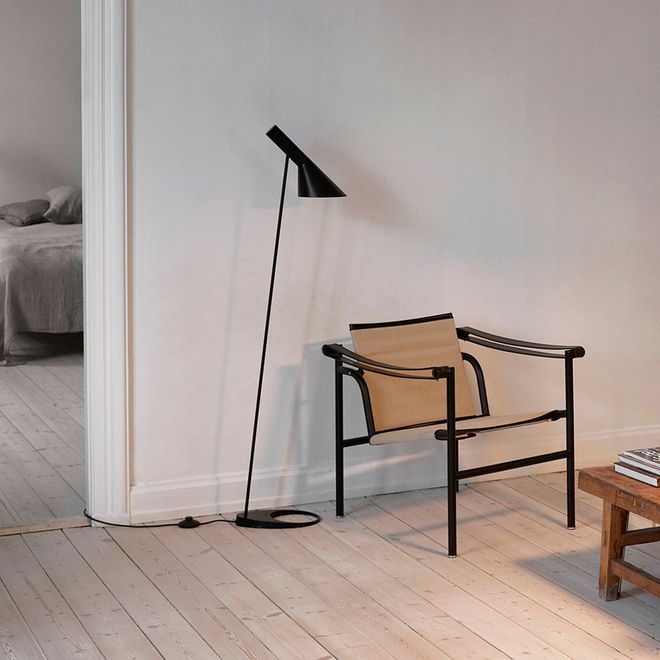 Louis Poulsen AJ floor lamp in black