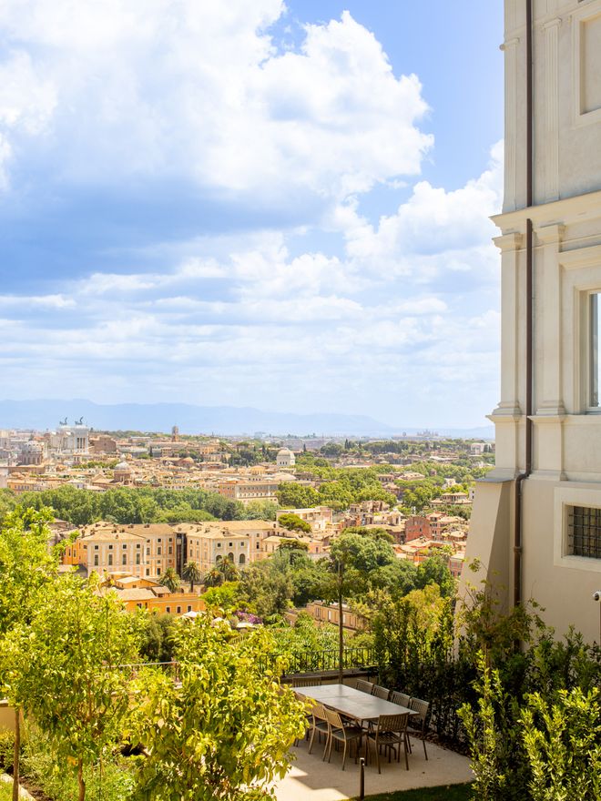 Villa Lante’s façade and view over the city below