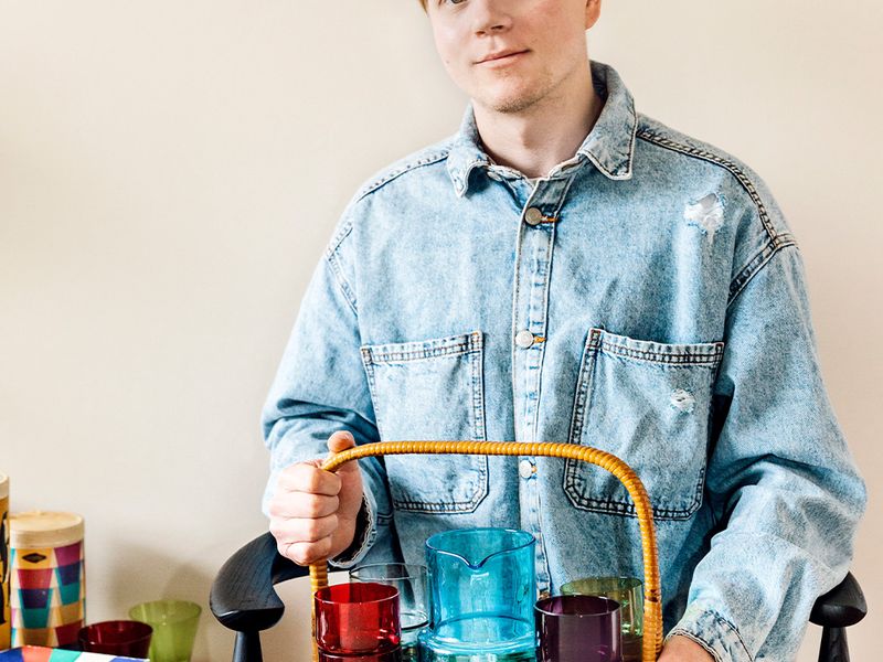 Iivari Viilomaa collects colored glassware by Nuutajärvi