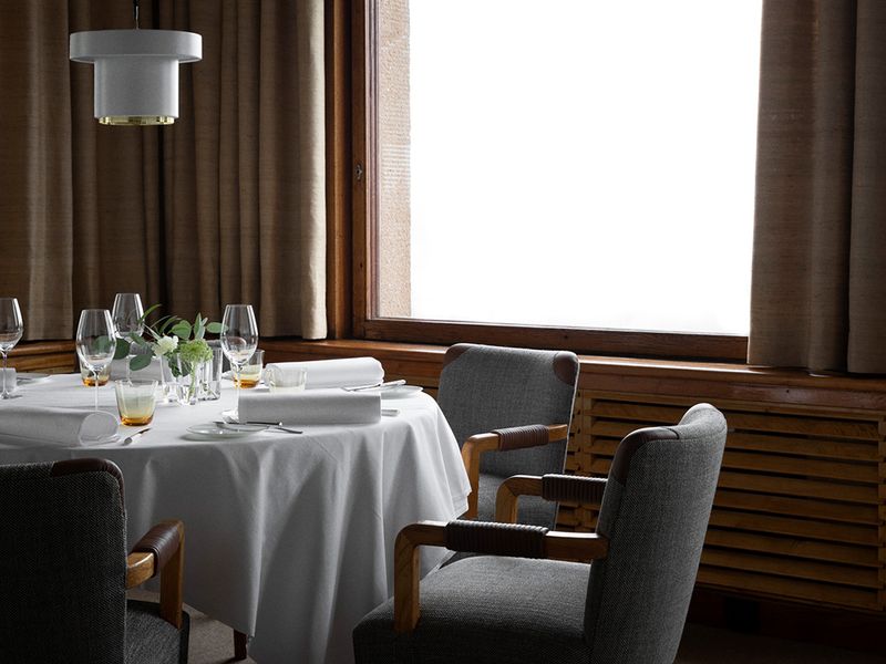 The legendary Savoy restaurant is the ultimate in style and fine dining