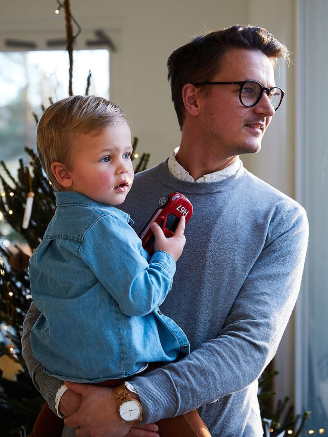 Ville and Lenni waiting for the Santa Claus