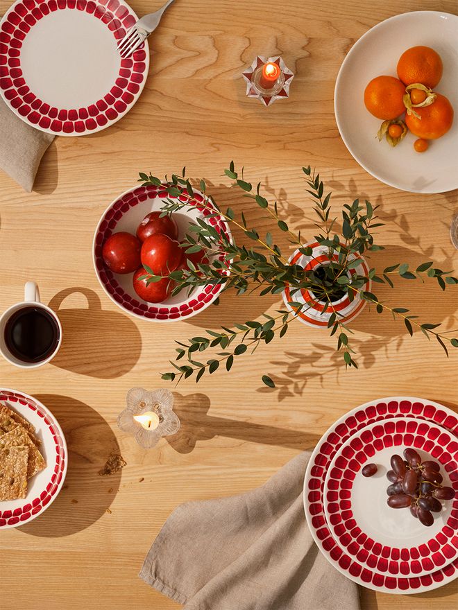 Christmas tabletop ideas 2022: Arabia 24h Tuokio tableware in red