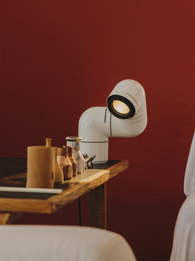 Santa & Cole Tatu table lamp, white