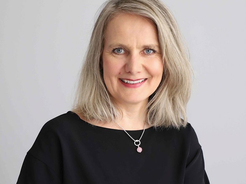 Mia Ahlström vahvistamaan Finnish Design Shopin hallitusta