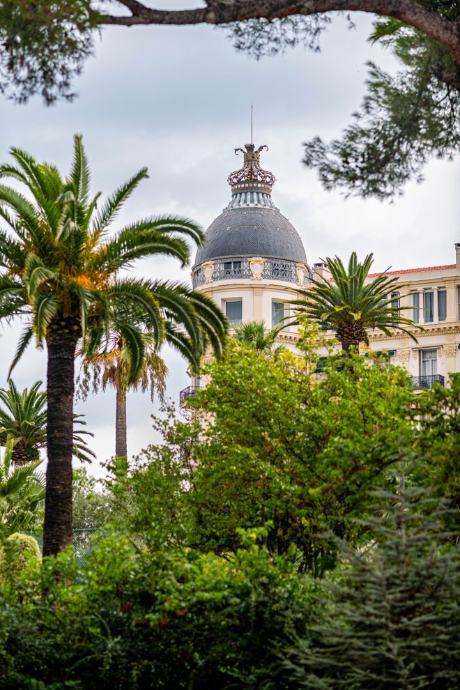 An image of the luxury hotel Le Régina in Cimiez, Nice. 