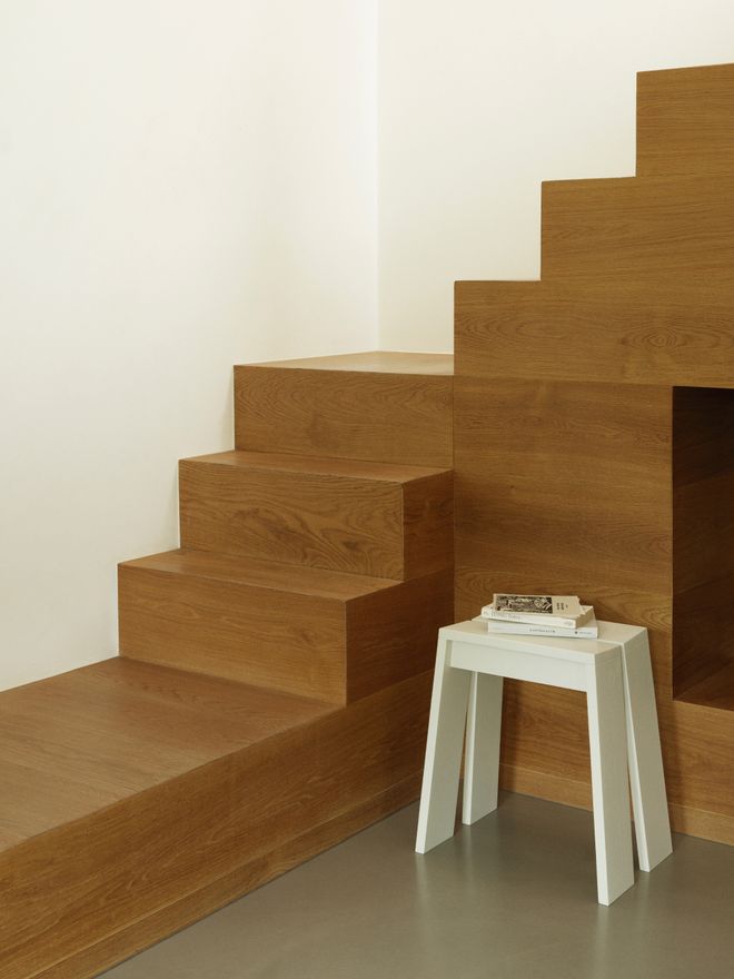 Let stool by Aspekt Office