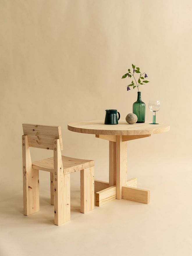Vaarnii  001 dining chair, pine