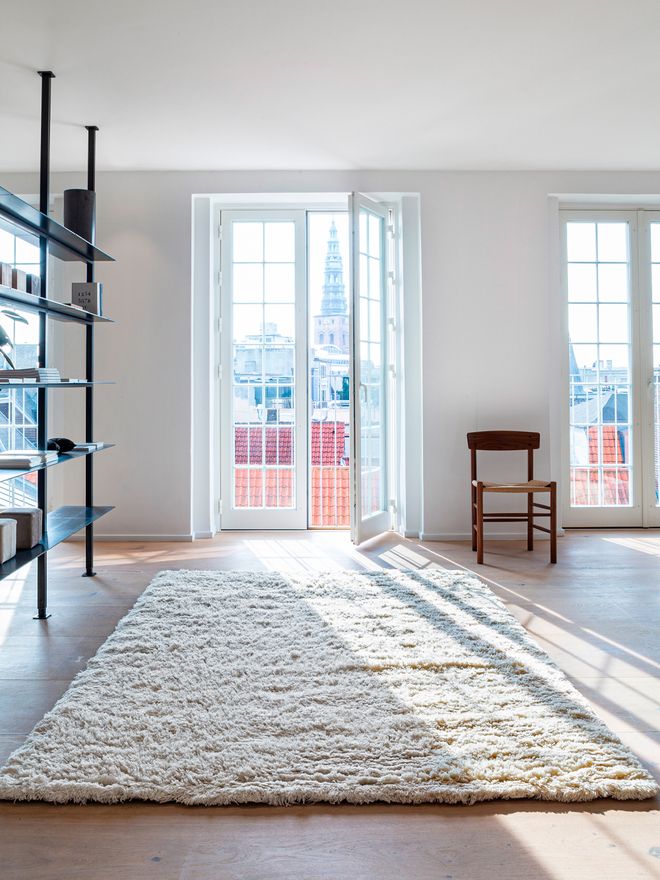 Rya rug in color cream