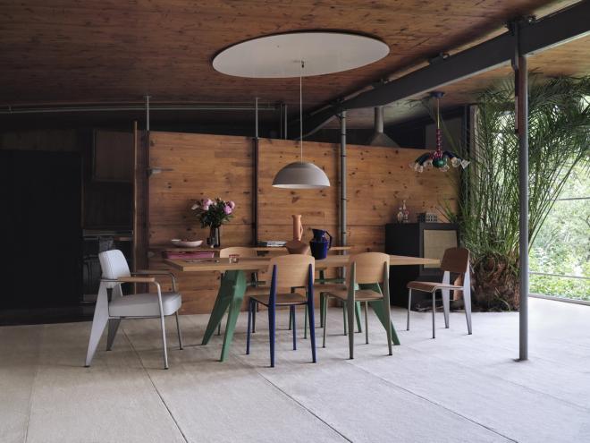 Vitra Jean Prouvé collection: Standard chair, EM Table