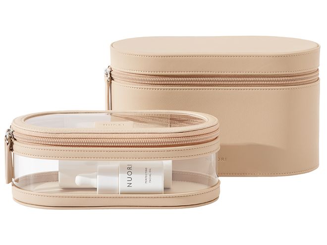 A product image of Nuori's Getaway cometics bag.