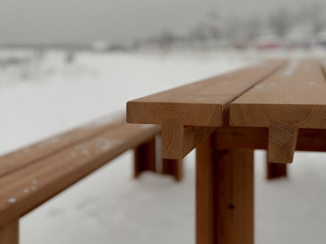 Vaarniin Osa-puutarhapöytä ja -penkki