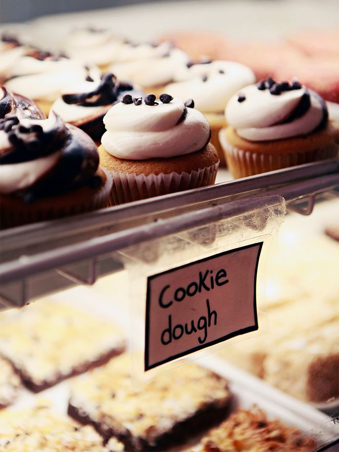 New York on foot: Little Cupcake Shop on Mott Street