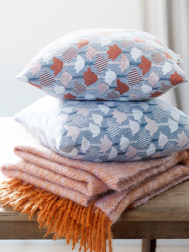 Tulppaani cushion cover by Lapuan Kankurit