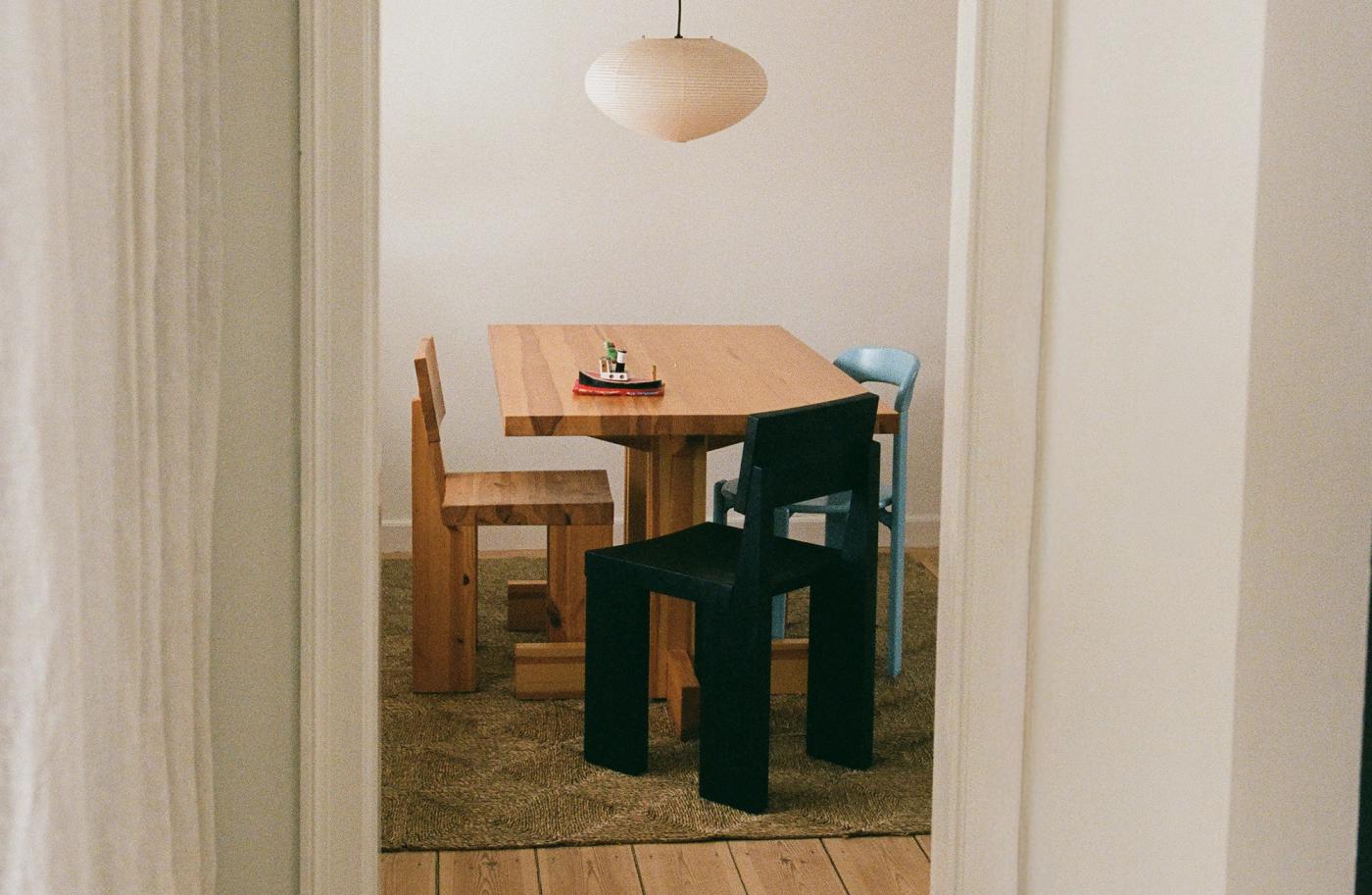 Vaarnii 001 ruokapöydän tuolit