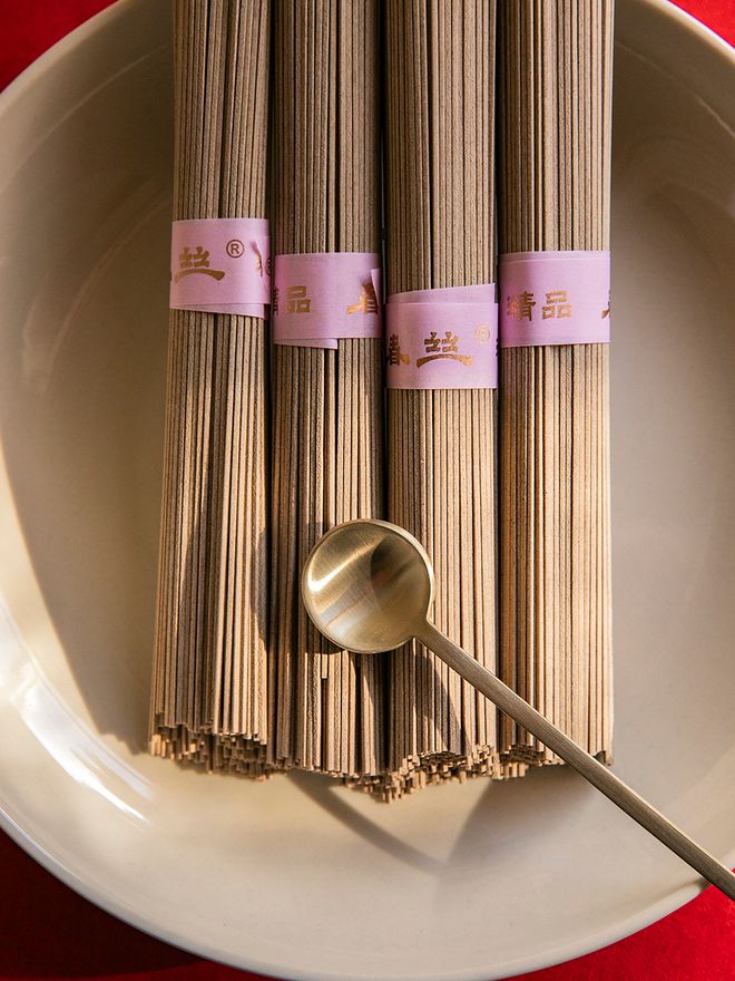 Lovely lunch noodles – whip up fast and flavorful veggie noodles for a tasty weekday lunch