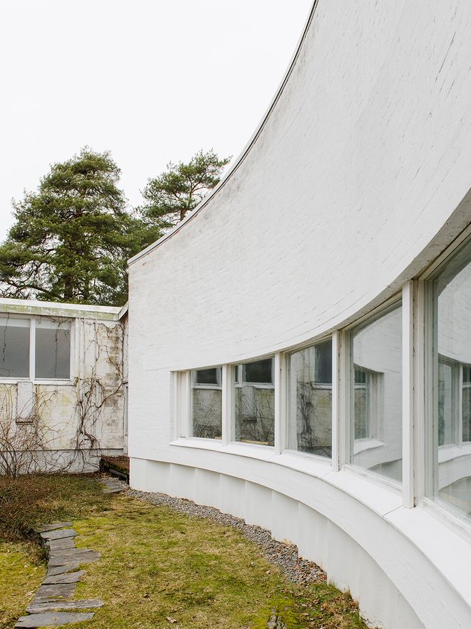 Aallon ateljeen sisäpihan amfiteatteri