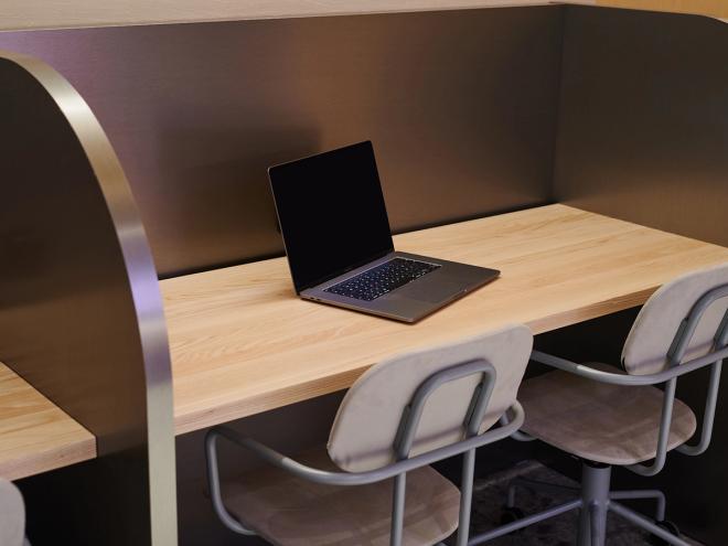 Tampereen uudistettu TEK Lounge toimii kampuksen olohuoneena