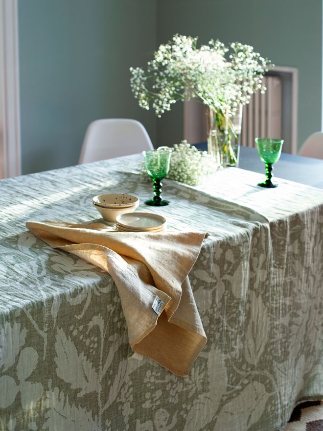 Lapuan Kankurit Villiyrtit tablecloth, white - olive