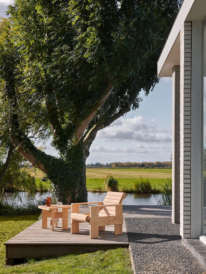 HAY Crate lounge chair with cushion and side table