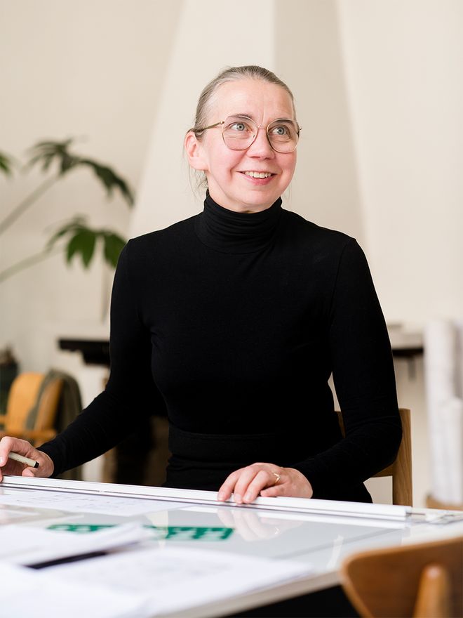 An image of interior designer Hanni Koroma.