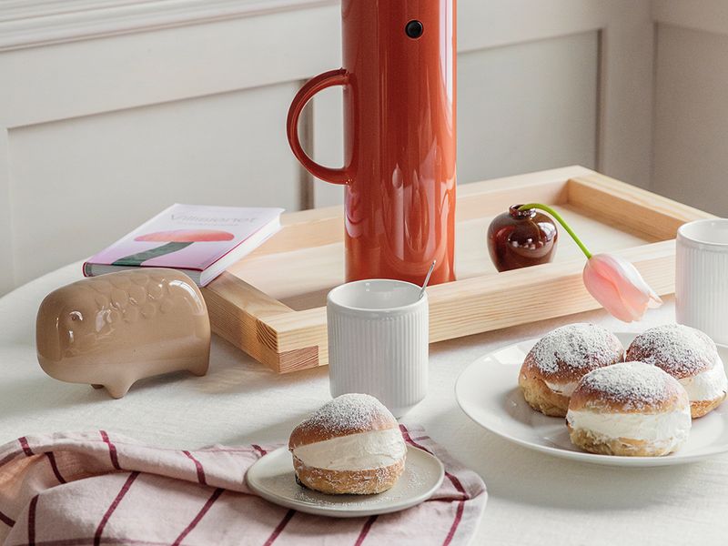 The best recipes for frosty days: coconut salmon soup, sweet maritozzi buns and spicy cocoa