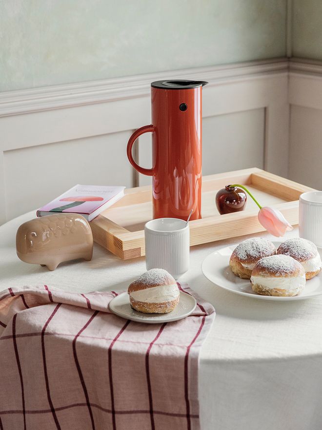 Stelton EM77 vacuum jug in rust