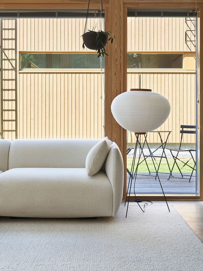 Vitra Akari 10A floor lamp